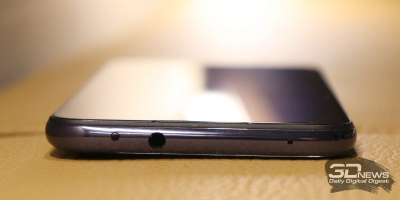 Xiaomi Mi A3, верхняя грань: мини-джек (3,5 мм) для гарнитуры/наушников, микрофон, ИК-порт