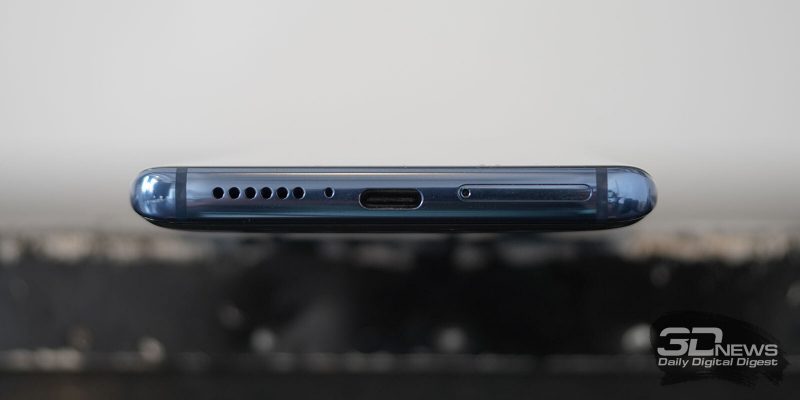 Xiaomi Mi 10, нижняя грань: динамик, микрофон, порт USB Type-C, слот для SIM-карты
