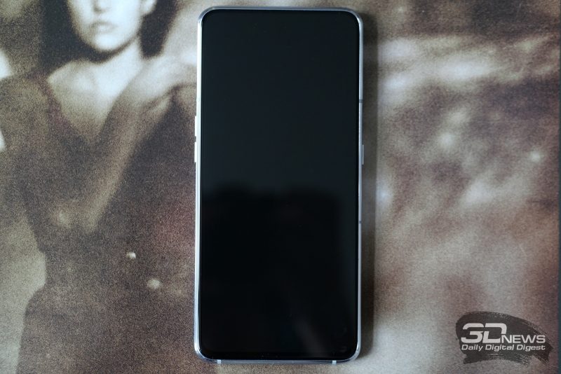 Samsung Galaxy A80, лицевая панель: почти полностью занята экраном, под которым разместился и пьезоэлемент (разговорный «динамик»), и сканер отпечатков