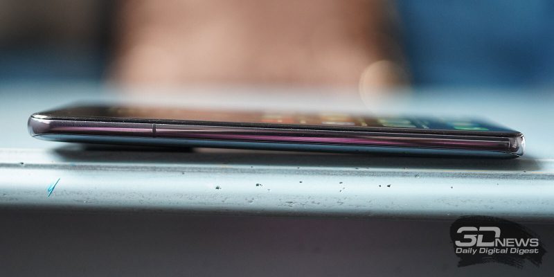 Huawei P40, левая грань свободна от функциональных элементов