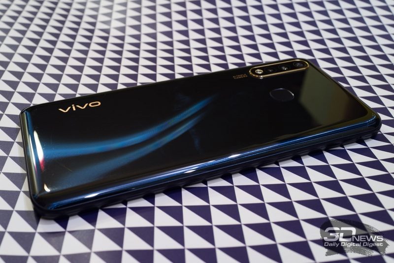 vivo Y19, вид сзади