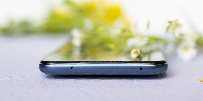 Xiaomi Redmi Note 9S, верхняя грань: микрофон и ИК-порт