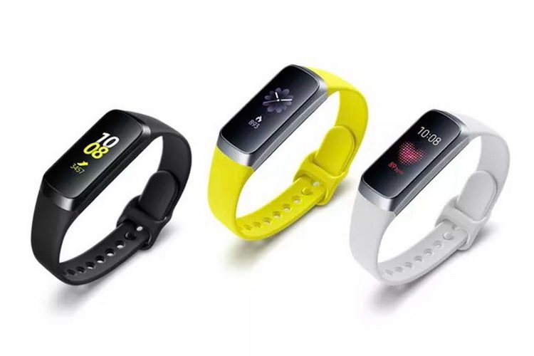 Прошлогодний фитнес-браслет Galaxy Fit