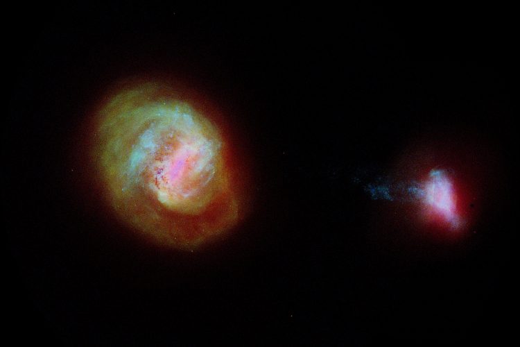 Два крупнейших спутника Млечного Пути — Большое и Малое Магеллановые Облака