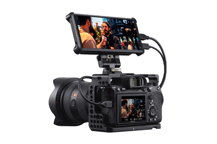 Пример использования смартфона вместе с камерой