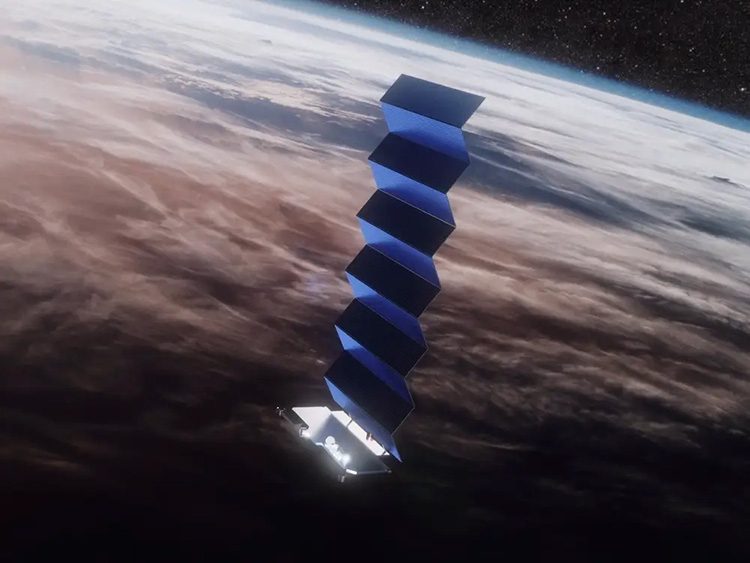 Один из спутников группировки SpaceX Starlink на орбите вокруг Земли, SpaceX