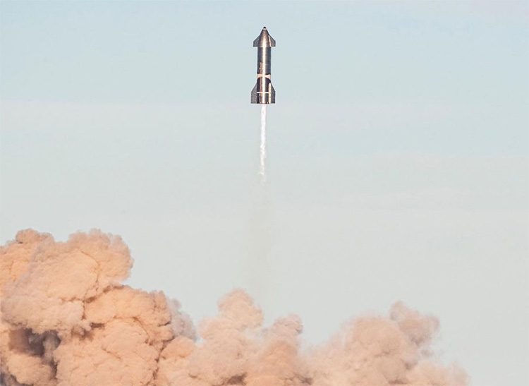 Starship SN8 во время испытаний (SpaceX)