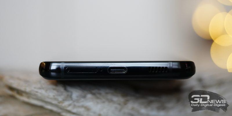 Samsung Galaxy S21 Ultra, нижняя грань: слот для карточек nano-SIM, микрофон, порт USB Type-C, основной динамик