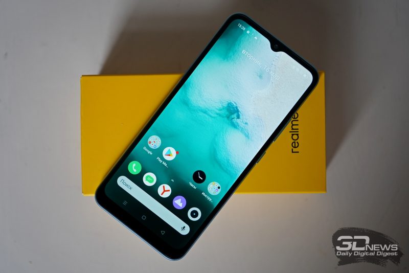 realme C21, лицевая панель: фронтальная камера в вырезе, разговорный динамик