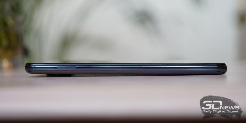 Xiaomi POCO X3 Pro, левая грань: слот для карточек