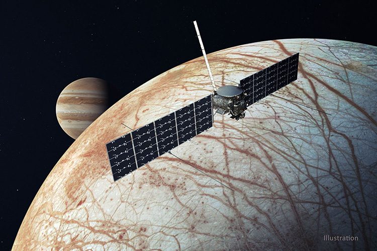 Иллюстрация — зонд Europa Clipper у спутника Юпитера (NASA / JPL)