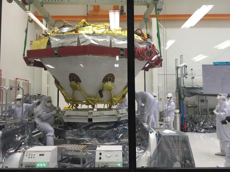 Механическая стыковка перелетного и десантного модулей ExoMars-2020 в Thales Alenia Space Italia (Италия). Фото Роскосмоса